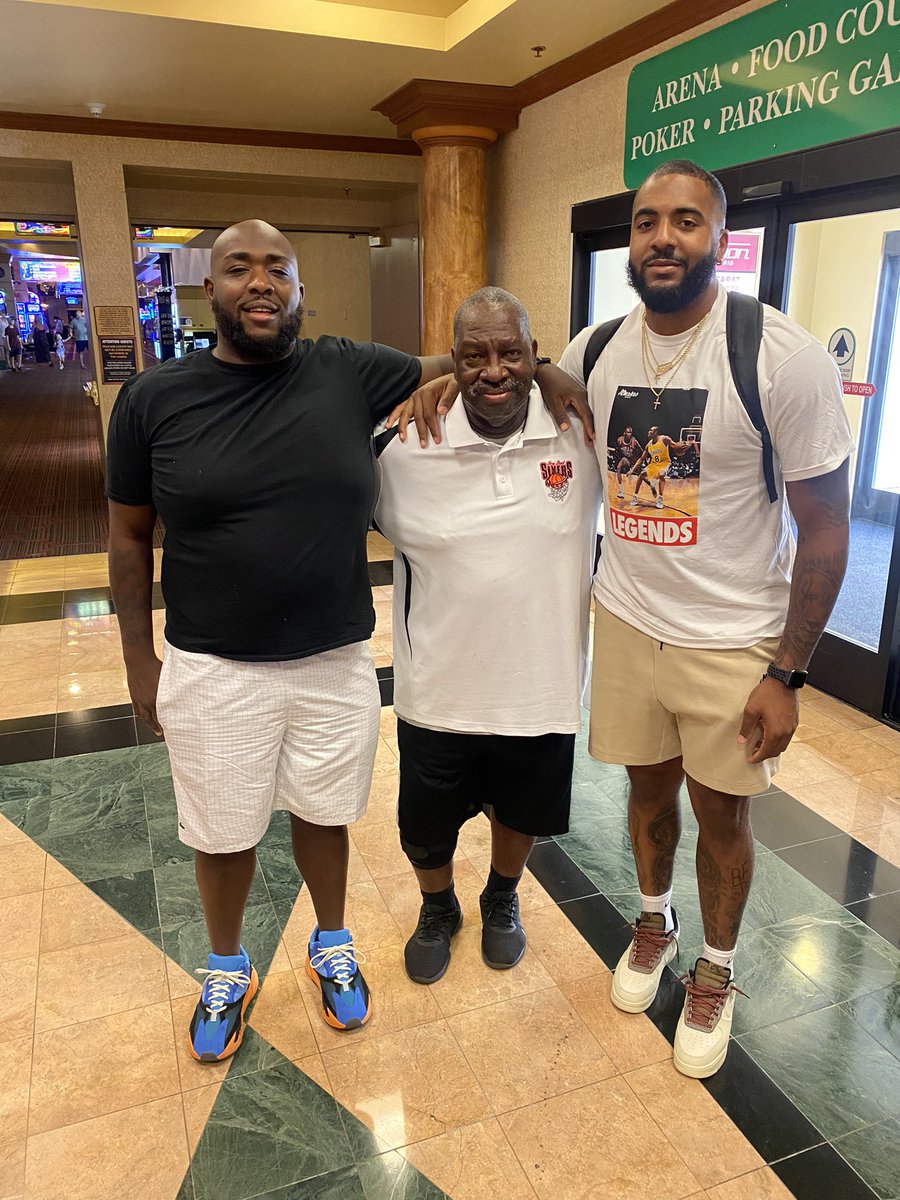 CoachGoodFeet's tweet image. If you aren’t from Long Beach you wouldn’t understand . Dennis banks saved so many kids Lives . Gave guys no other teams would play an opportunity and if you didn’t have the money he found a way