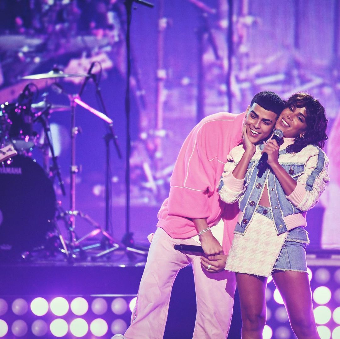 Anitta's tweet photo. Lulu 👩🏽‍❤️‍👨🏻 @lunaypr1 @PremiosJuventud https://t.co/T4trZdaT9J