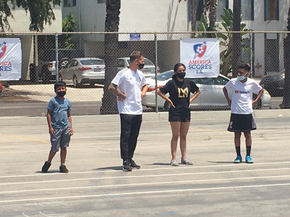 Many thanks <a href="/LAFC/">LAFC</a>’s <a href="/JordanCHarvey/">Jordan Harvey</a> for visiting <a href="/LAScores/">America SCORES LA</a> #SummerCamp today, the kids had a blast with you!! Huge thanks also to <a href="/Foundation_LAFC/">LAFC Foundation</a> and <a href="/FarmerJohnLA/">FARMER JOHN®</a> for providing tshirts and balls for every student!! #summerscores #summerlearningweek #LAFC