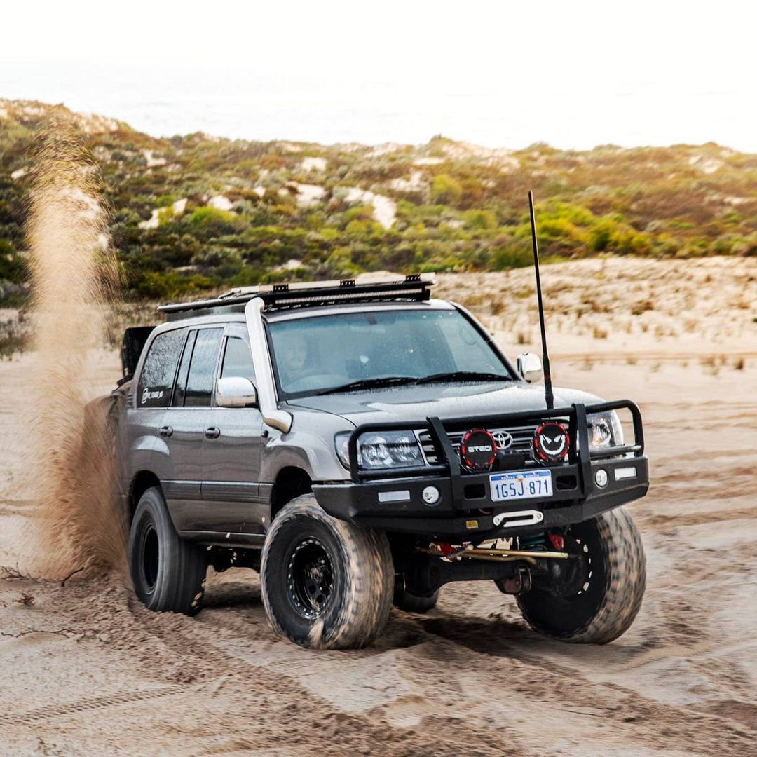 CruiserGear's tweet photo. BraaaAAAApp! You can almost hear that 1HDs whirlyboi screaming 🎶
📸 @the_tourer_105
#100series #cruisergear #ランクル100 #landcruiser #トヨタ #100serieslandcruiser #100sinthehills #100series #uzj100 #lx470 #lexuslandcruiser #lrd #2uzfe #1fzfe #1hz #1hdt #1hdtfte #hzj105 #fzj105 https://t.co/v8jg1iWNrG