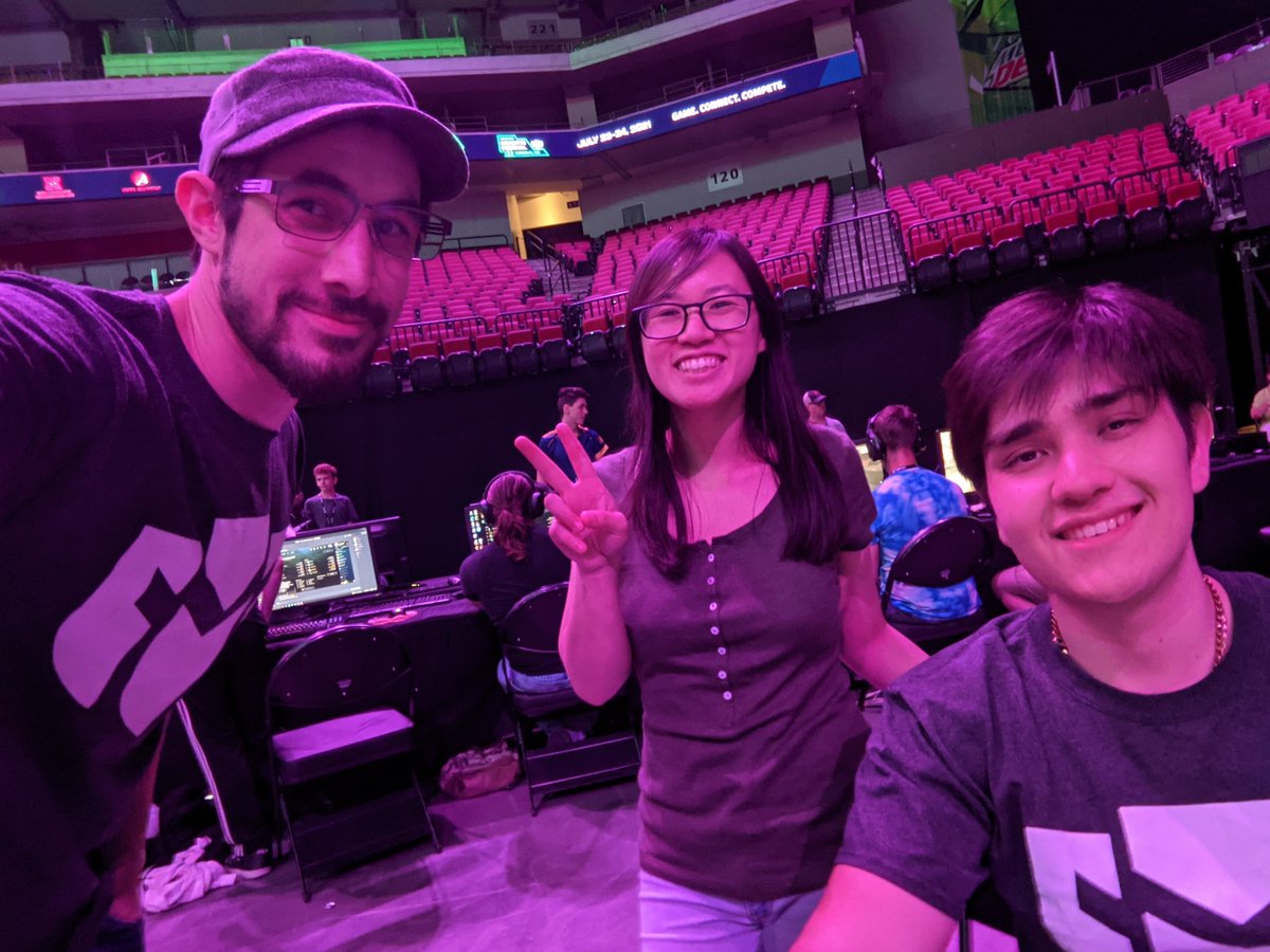 UnifiedEA's tweet photo. Look at all these beautiful @UnifiedEA staff hard at work💚

We hope you all are enjoying the venue, games, and atmosphere here at the @PinnacleArena !

Day 1 was amazing but rest well tonight and come back for an amazing day 2 of Esports Festival Lincoln Nebraska #CSG2021 https://t.co/QsiBnz0kJy