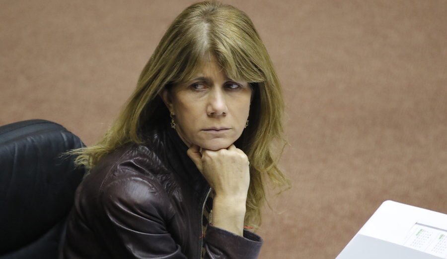 Me parece cruel q un partido como la DC, quebrante su propia “institucionalidad democrática” y pase a llevar 1 primaria donde 30.000 militantes eligieron en forma libre y legítima a <a href="/ximerincon/">Ximena Rincón</a> . Hoy sus cúpulas “bendicen” a Yasna Provoste. Creo q al menos debieron disculparse🤷🏻‍♂️