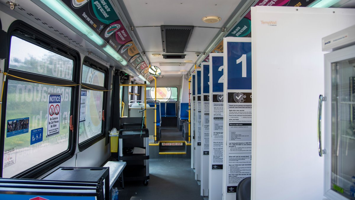 RegionWaterloo's tweet photo. Check out our new wheels!🔥 Our mobile vaccine bus is ready to roll to a neighbourhood, making it more convenient to get vaccinated in #WatReg. https://t.co/M190ErYTyP
