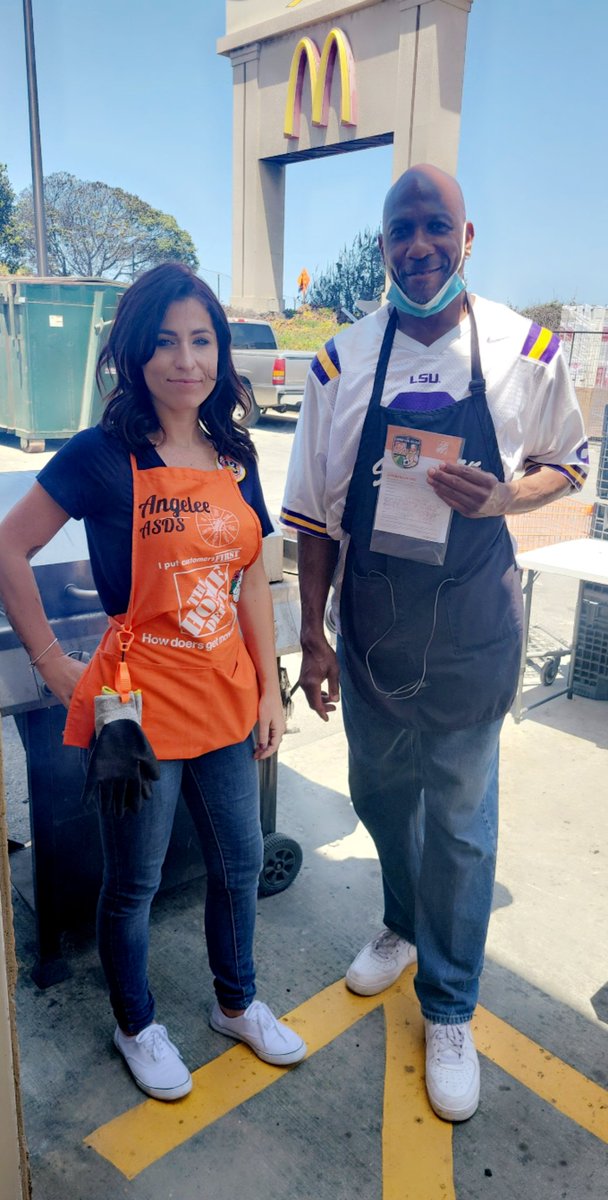 HD6967_ASDS's tweet photo. Homer Fund Cookout here in Seaside for an Associate needing help. Thank you Tommy for spending the day BBQing to help raise funds. You are always taking Care of our associates. #bytheseaside6967 
@mikenunez531 @VenturaIzaiah 
@MRSSAHD https://t.co/CgZ4ppE0FC