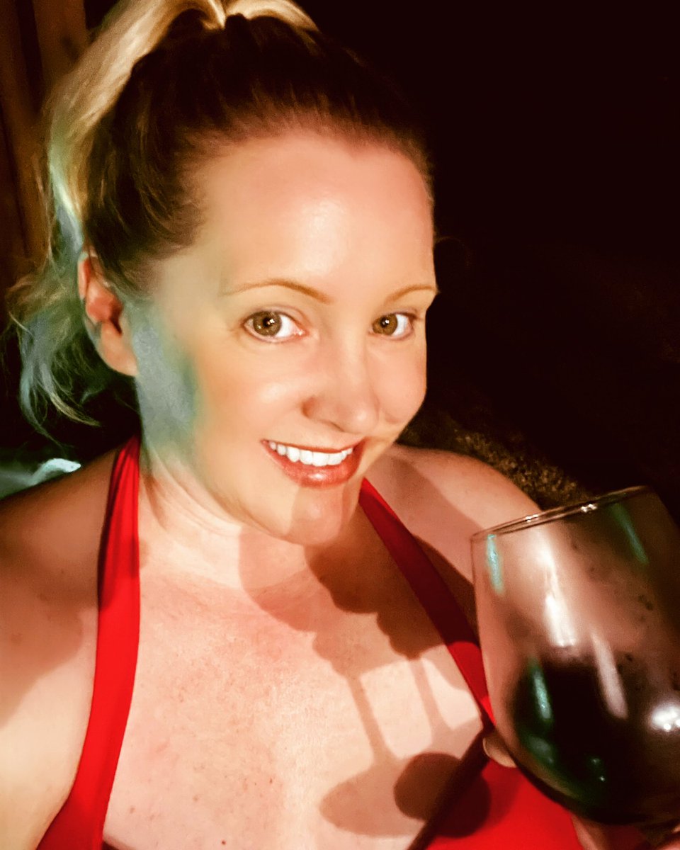 SusieQTravels's tweet photo. Cheers to the weekend. 🍷
#OklahomaTravelAgent #Travel #Vacation #Wanderlust #IBookAllDestinations #DisneyExpert #UniversalPreferredAgency #AllInclusive #CruiseExpert #LuxuryCabinRentals #LiveLifeToTheFullest #SupportSmallBusiness #LoveMyJob ♥️ https://t.co/vPgVk4YcmZ