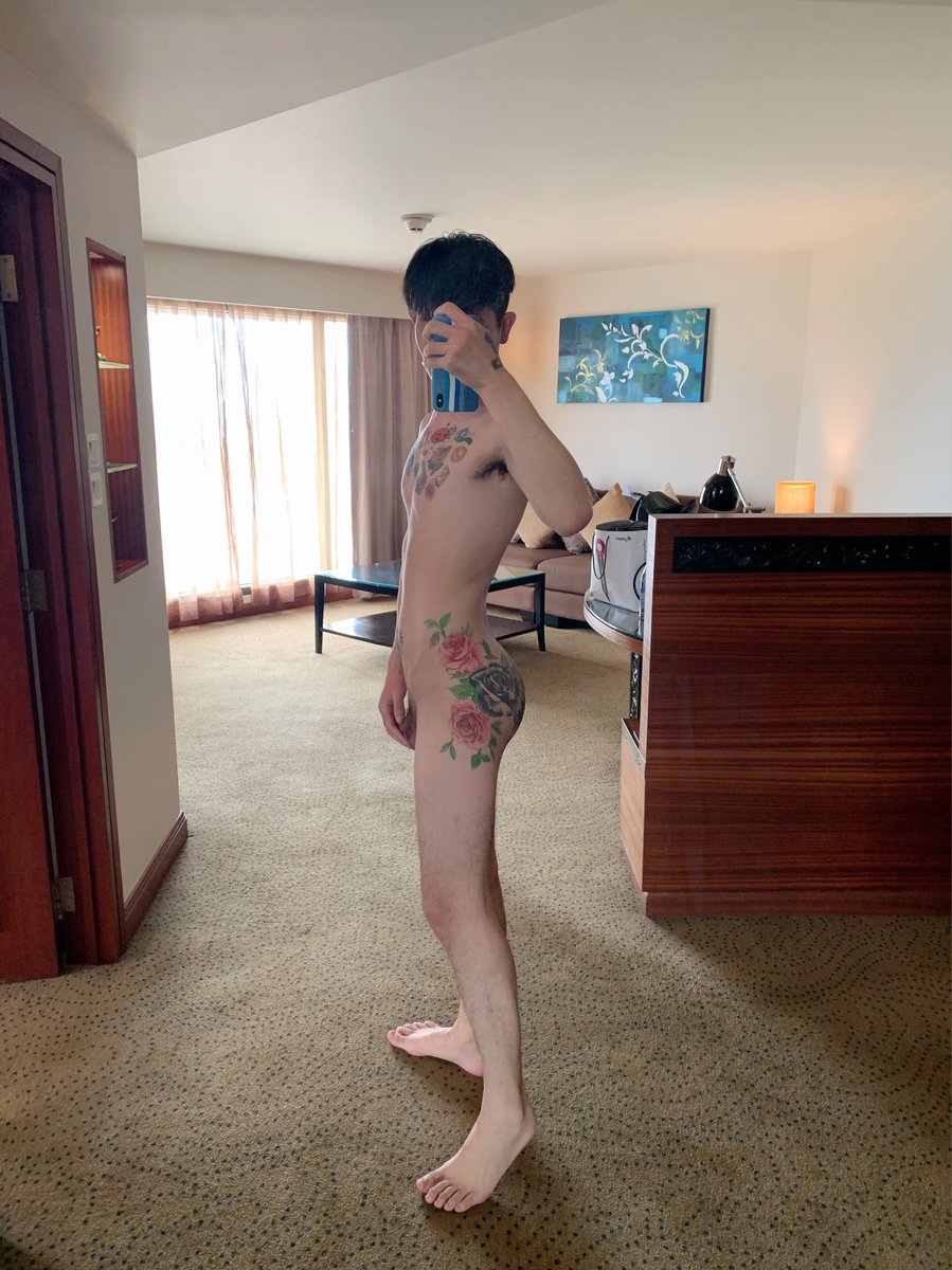 ig: tititithip_t tweet media