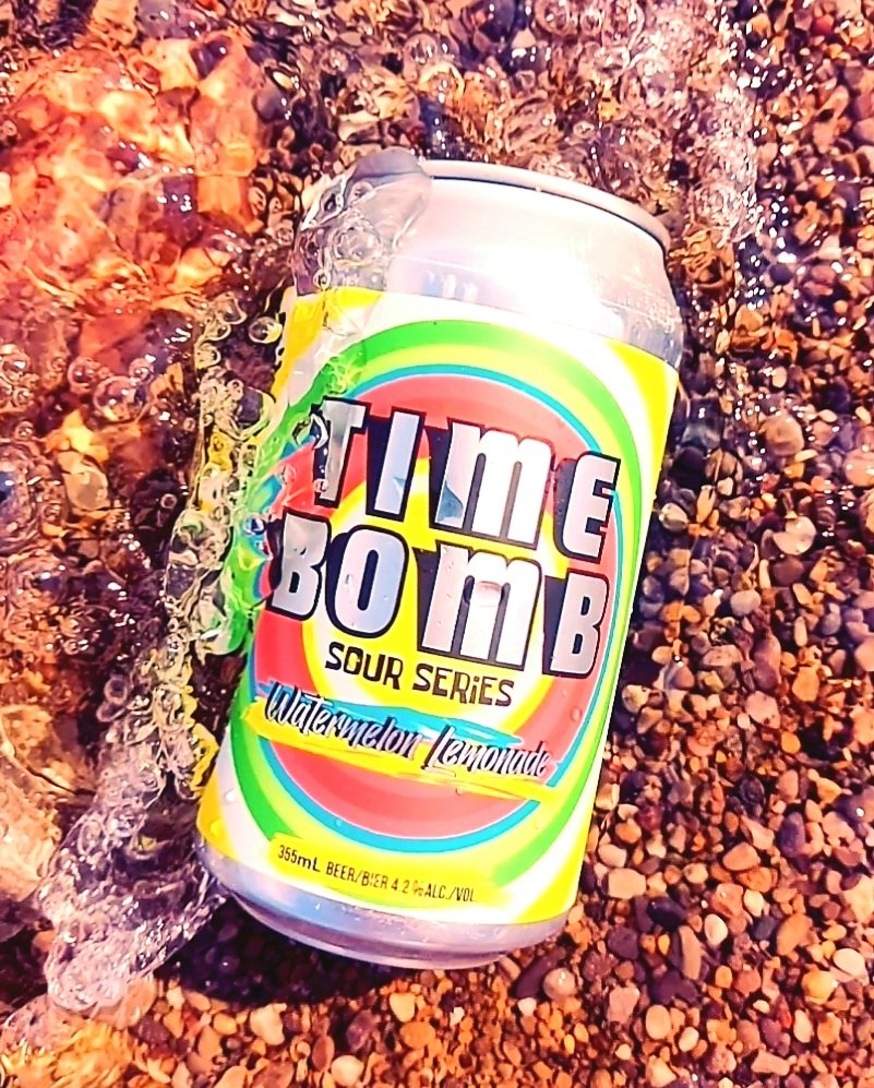 Happy Weekend! The sun is shining and the Patio is waiting for you!  We've got our *NEW* watermelon lemonade sour AND West Coast IPA on tap! 🍻