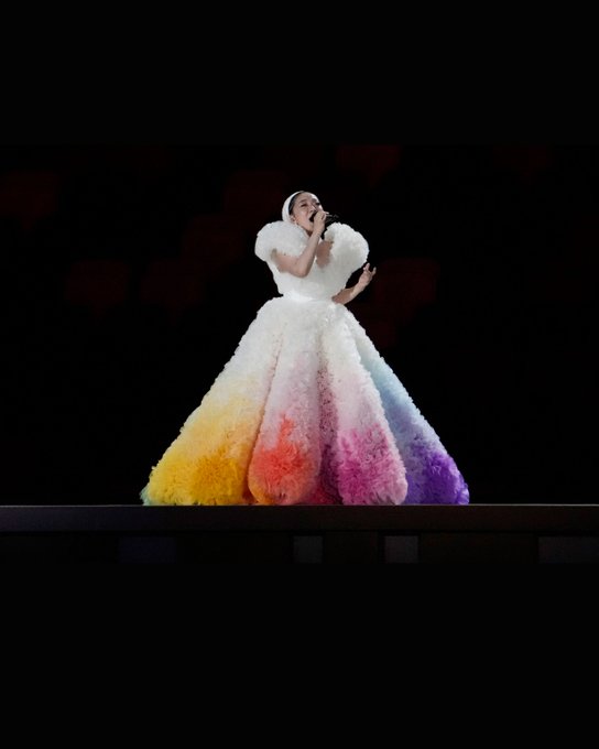 東京五輪 Misiaのレインボードレスがアメリカで放送権持つnbcのロゴにそっくり 公式ツイッターで取り上げられ話題に まとめダネ