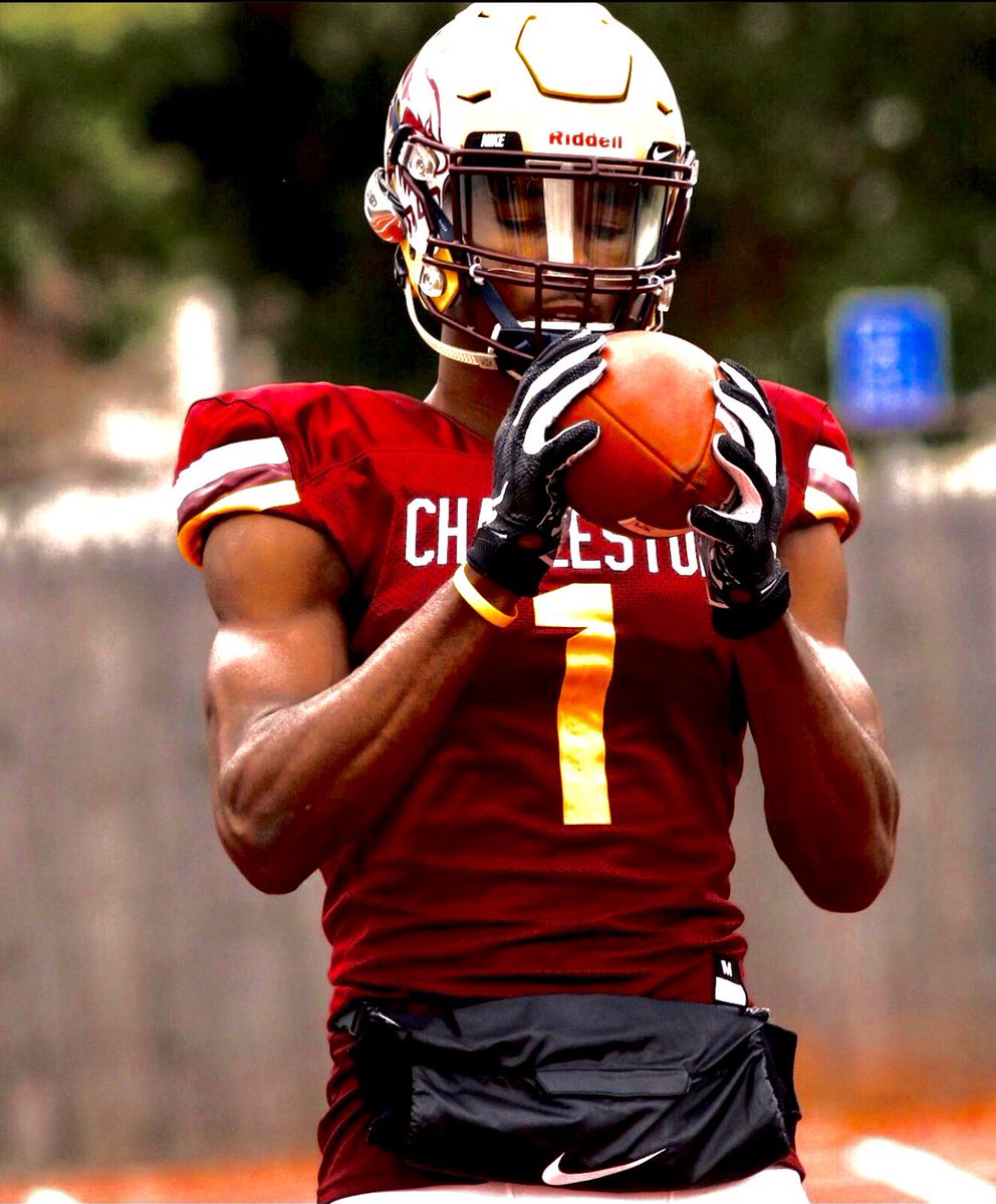 #AG2G after a great talk with <a href="/CoachZJohnson15/">Zack Johnson</a> i am blessed to receive an offer to play for the University Of Charleston !! 🦅 <a href="/G_Runyon5/">Gary Runyon</a> <a href="/ethanwolford55/">Ethan Wolford</a> @CamilleWYMT @JohnLoweWYMT <a href="/BelfryFootball1/">Belfry Football</a>