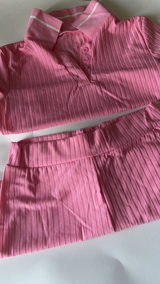 BxchAgency's tweet image. 2 piece cropped shit and shorts. Ribbed material, very stretchy and fits any shape! Wrinkled will go away when set is put on body. Polyester ribbed material (not a cotton)
#Size #fitsall #SmallBusiness #BLACKOWNED #explore LINK IN BIO ONLY $23🖤