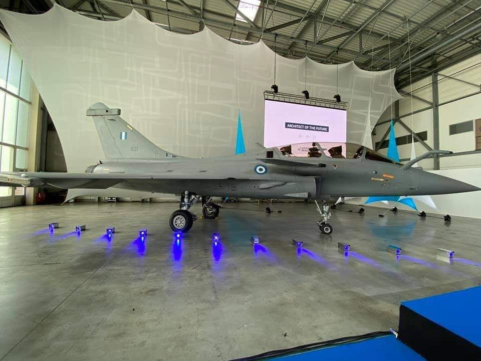 MightyWar3's tweet photo. Tidak pakai waktu lama, pesawat tempur Dassault Rafale pertama untuk Hellenic Air Force telah tiba dari Prancis, dimana ini merupakan dari kesepakatan senilai β¬2,3 Miliar (Rp33,2 Triliun) untuk pembelian 12 unit Rafale.
#updateberita #updatemiliter #updateinformasi #infoberita https://t.co/urrFbaFfp7