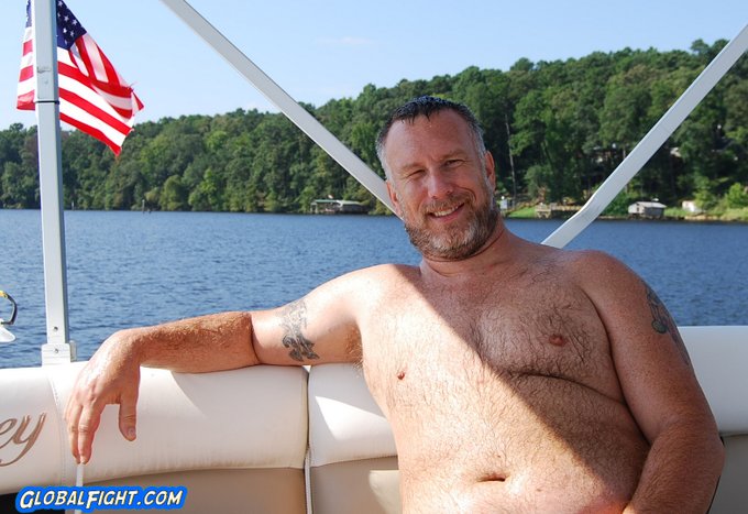 1 pic. Lake Boating Men from https://t.co/uDvNgxouOP profiles #lake #boat #boating #men #musclebear #muscles