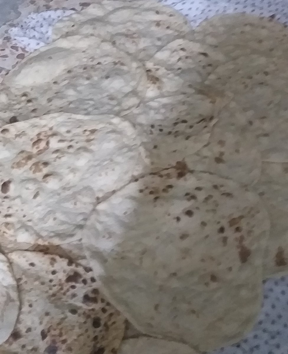 بعيداً عن السياسه تفضلوا خبز حار 😊