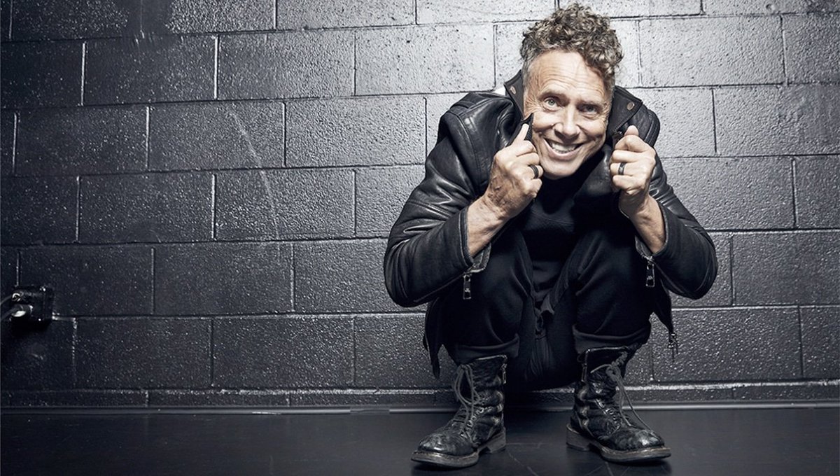 ¡Feliz cumpleaños, Martin Gore! El talentoso músico y compositor de Depeche Mode platicó recientemente con nosotros sobre 'The Third Chimpanzee', su más reciente EP como solista. 

Lee la entrevista: rollingstone.com.mx/martin-gore-en…