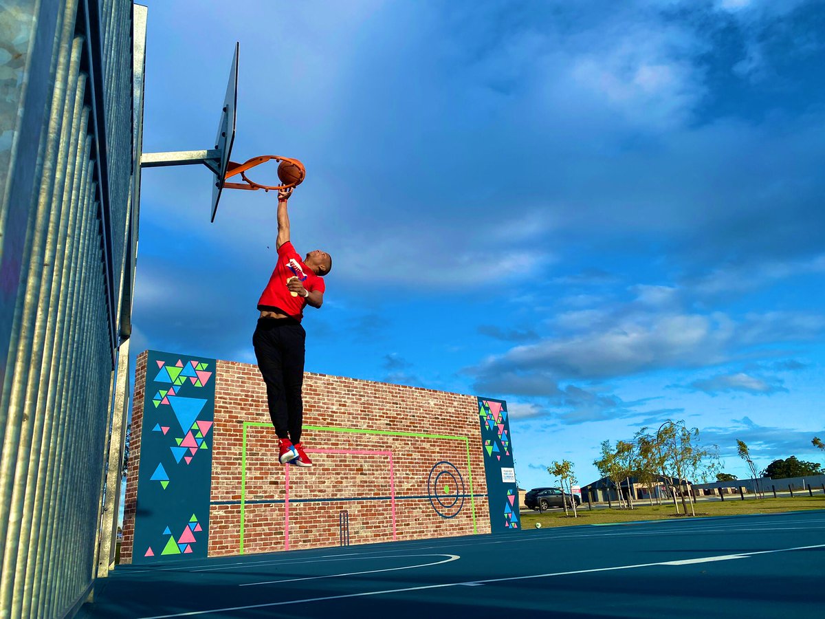 sports_coco's tweet photo. @_ScottMachado absolutely nailed the @oldelpaso #MessFreeChallenge One dunk, one pocket tortilla, one hand. https://t.co/aBPwBn5RoS