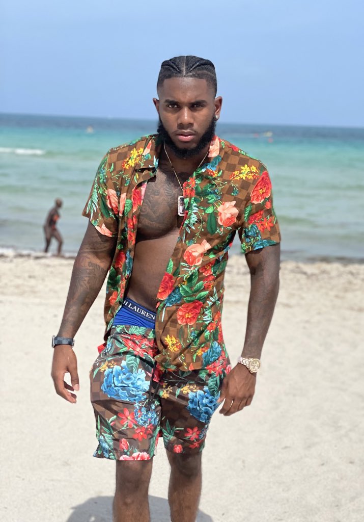 DaSmooveLife's tweet photo. I just go by morals I don’t care about who more popular☀️
#SmooveLife https://t.co/vTuVYHm0Cw