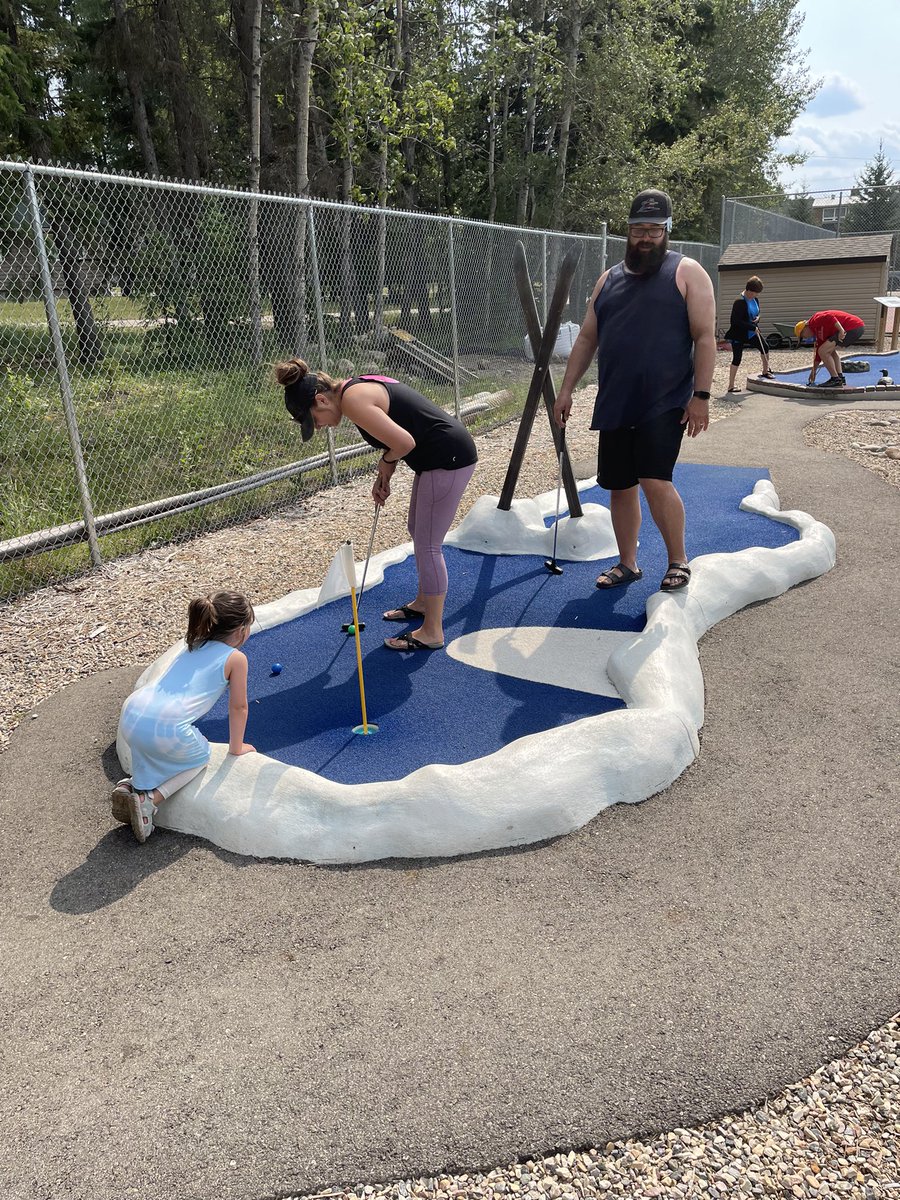 lilmiss_sask's tweet photo. @farmerjim79 @JoshMil42945891 and I had it out on the mini golf course #LittleALsMiniGolf in #Waskesiu this afternoon 𝙨𝙤𝙢𝙚𝙝𝙤𝙬 #TheBeardrdPrairieChef took 1st place… #checkthemath #icallfoul https://t.co/NvBzClXL0b