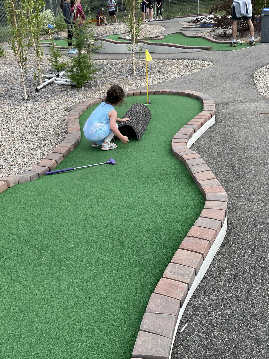 lilmiss_sask's tweet photo. @farmerjim79 @JoshMil42945891 and I had it out on the mini golf course #LittleALsMiniGolf in #Waskesiu this afternoon 𝙨𝙤𝙢𝙚𝙝𝙤𝙬 #TheBeardrdPrairieChef took 1st place… #checkthemath #icallfoul https://t.co/NvBzClXL0b