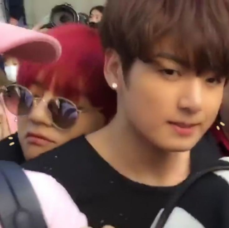 taekook pic bot (@kvpicbot) on Twitter photo 