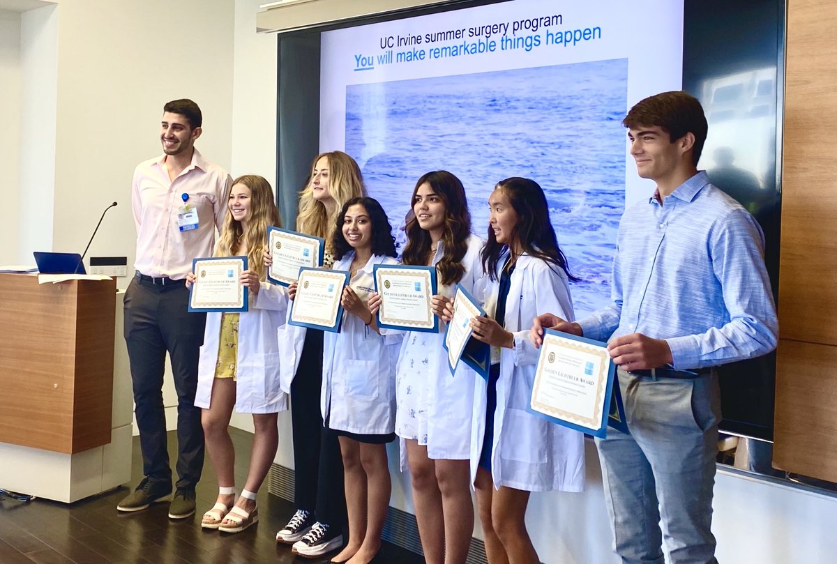 jaimelandmanuci's tweet photo. Congratulations to graduates of UCI Urology’s 1st session Summer Surgeons!  Team DaVinci awarded Golden Lightbulb award! https://t.co/CWAB7mbQeS
