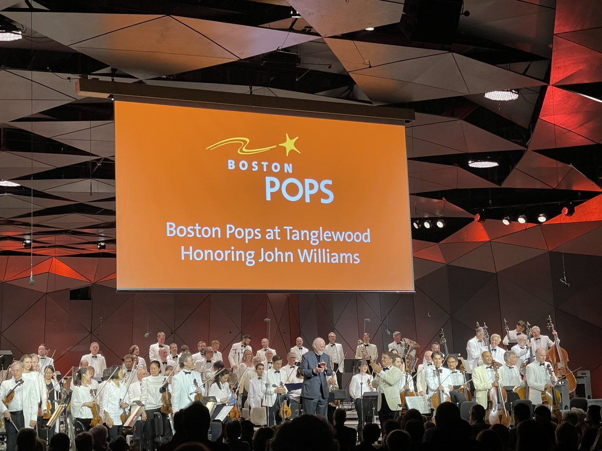 TheBostonPops's tweet photo. We had a surprise appearance from #JohnWilliams himself at tonight’s concert! https://t.co/4BtsBEmMea
