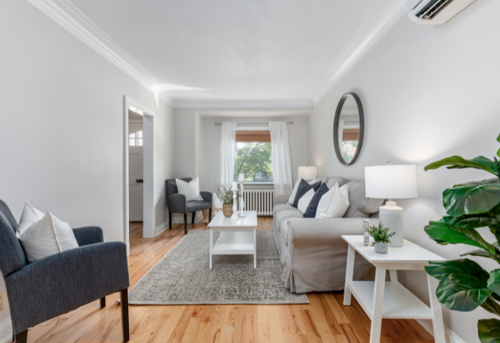 dmacleanagent's tweet photo. #Toronto #UpperBeach #Home with basement In-Law suite (ideal #MortgageHelper). 3 Bdrm, bright, open w/reno'd kitchen. Garage Parking! MLS Listing Here: https://t.co/UdckI5YrnQ #TorontoHouses #TorontoRealEstate https://t.co/sgCi7yf425