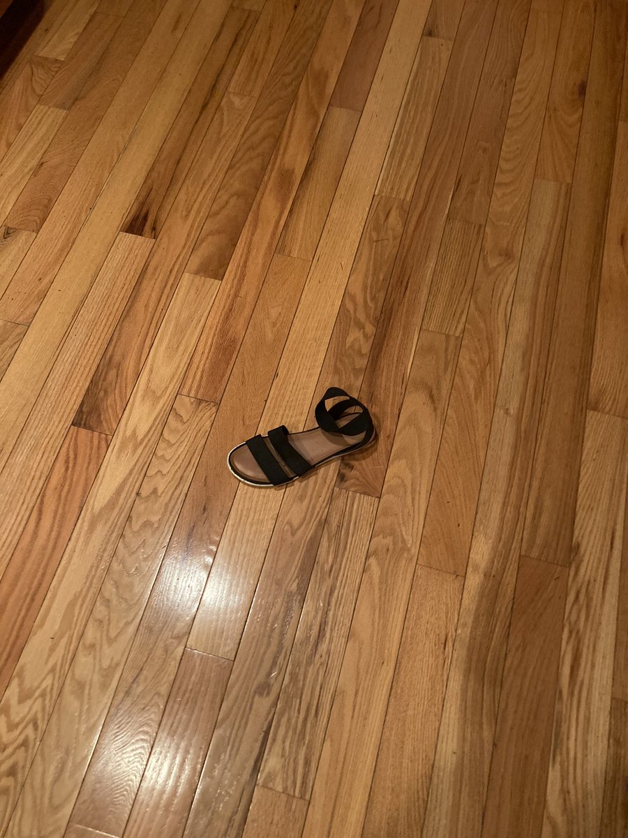 RealCrocLobster's tweet photo. Guess who is home one final time before she gets married tomorrow…here are two clues https://t.co/dUWOR0kjGE
