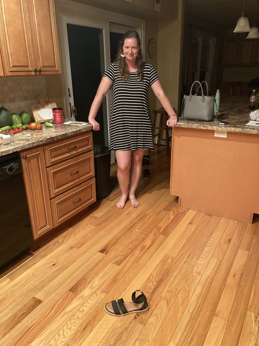 RealCrocLobster's tweet photo. Guess who is home one final time before she gets married tomorrow…here are two clues https://t.co/dUWOR0kjGE