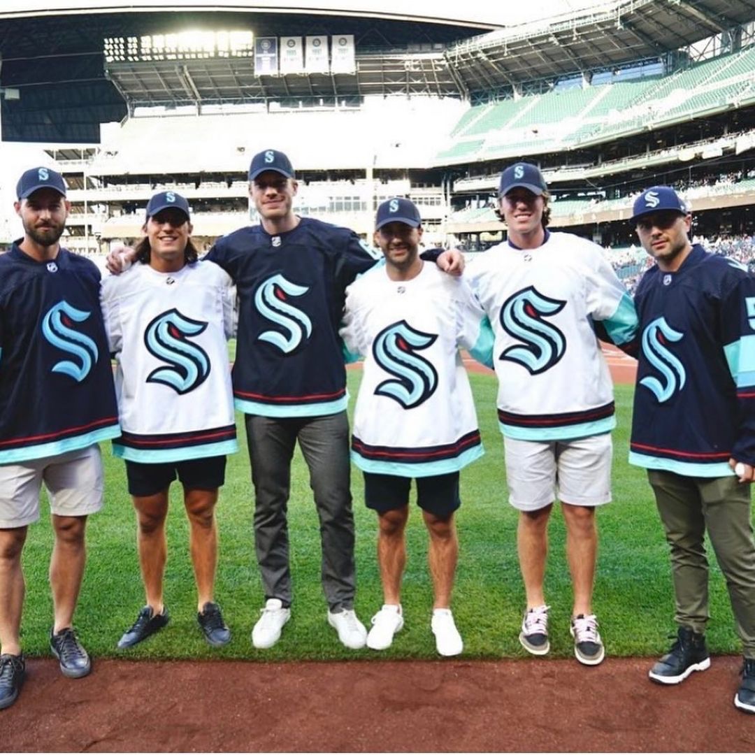 Exciting last 48 hours! Honour to be apart of such a great event. City of Seattle, Kraken fans can’t wait to get going and see all that passion! Let’s get Kraken🦑  <a href="/SeattleKraken/">Seattle Kraken</a>