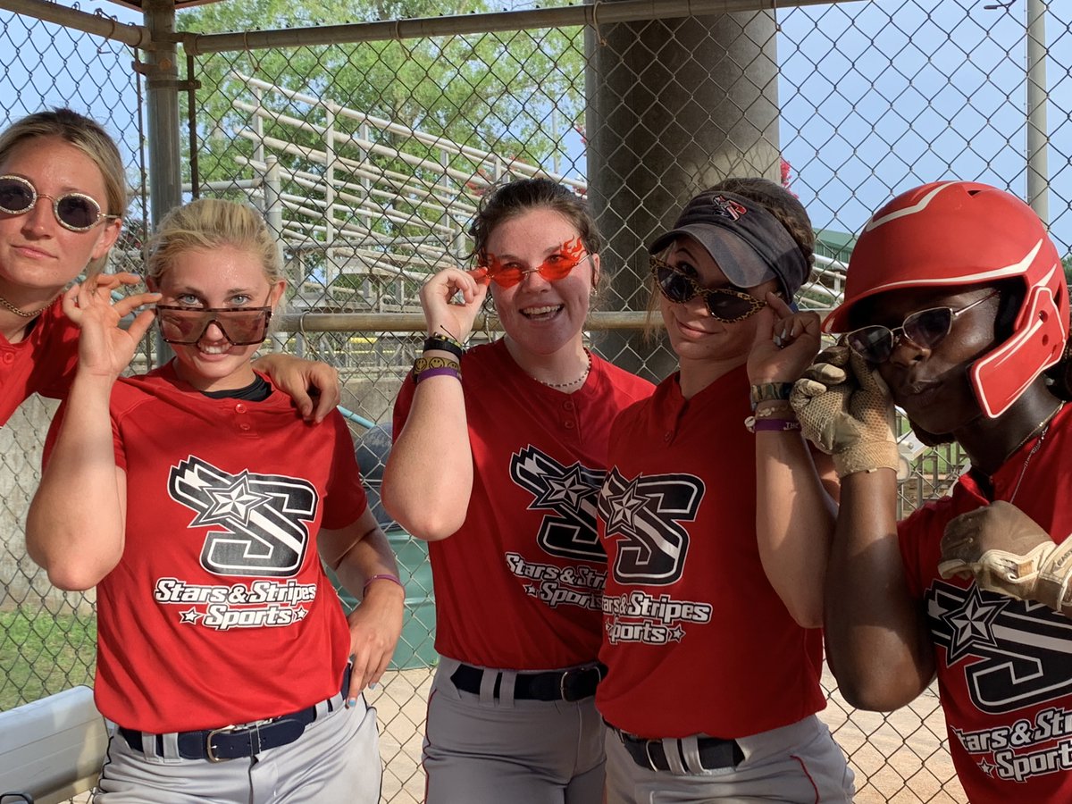 CCSL has ended its inaugural season.  We are incredible proud of all the players and coaches.  Everyone worked tirelessly to improve their skills and make the league great.  We cannot wait to follow all the girls' successes in the Spring.  You'll be missed, Ladies