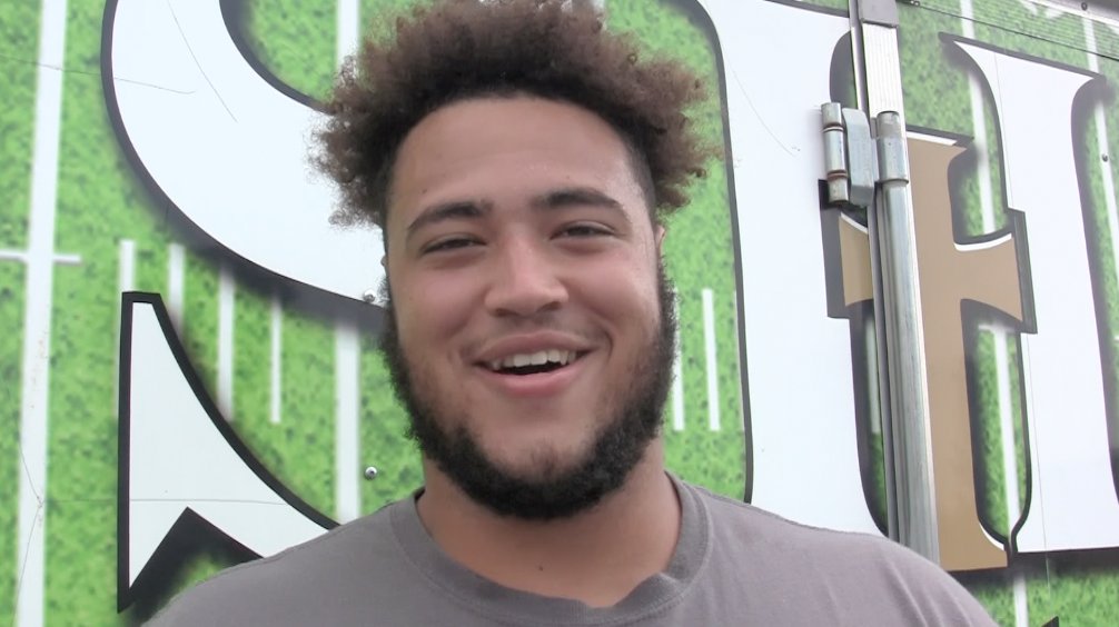 Channel1450com's tweet image. Sacred Heart Griffin Lineman Devin Hale Commits to Illini Football channel1450.com/2021/07/23/sac…