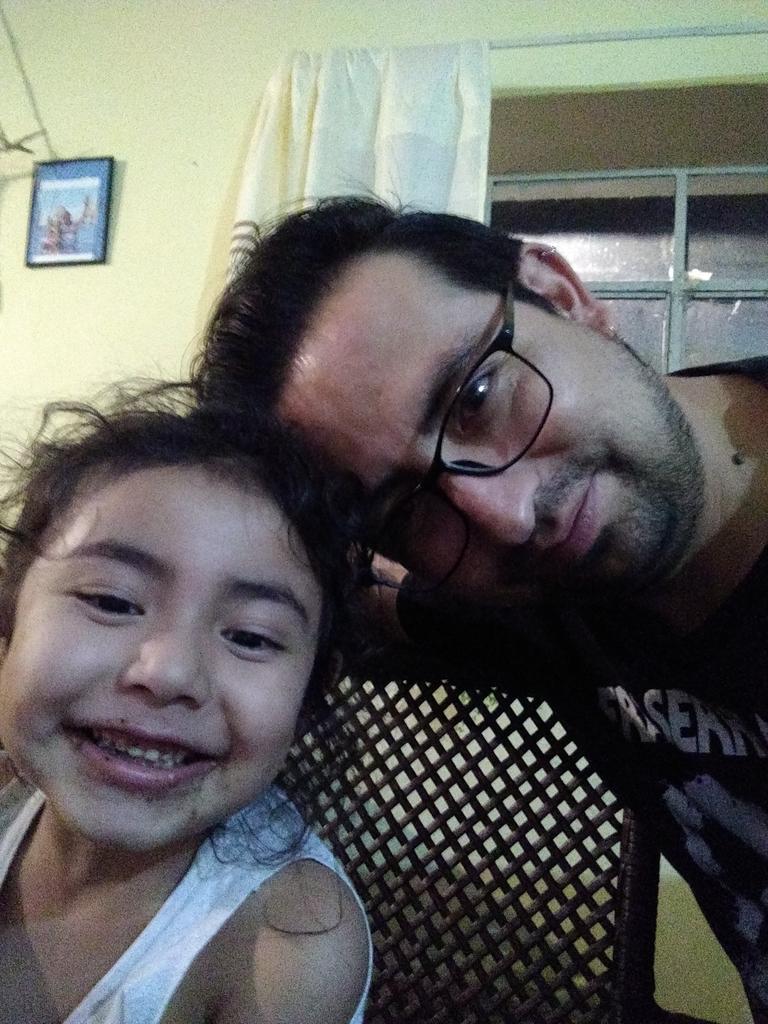 20 veces con esta que veo Terminator 2 #HastaLaVistaBaby <a href="/erikagranadosp/">Erika Granados</a> <a href="/MiCanal5/">El 5</a>