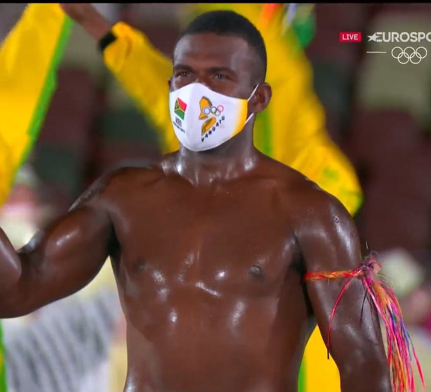 Jeff Eisenband&#39;s tweet - &quot;Riilio Rii (Vanuatu 🇻🇺) giving Pita Taufatofua (Tonga 🇹🇴) a run for his money. #Olympics #Tokyo2020 &quot; - Trendsmap