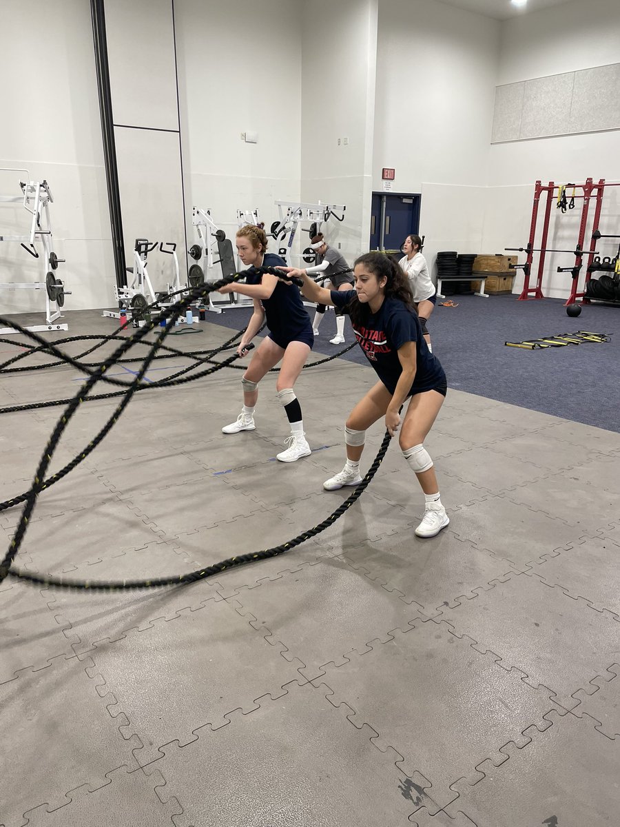 HeritageHS_VB's tweet photo. Putting in WORK 💪🏻 

#backatit #weoverme #hhslegacy #gopats https://t.co/9rqGb3OvFt