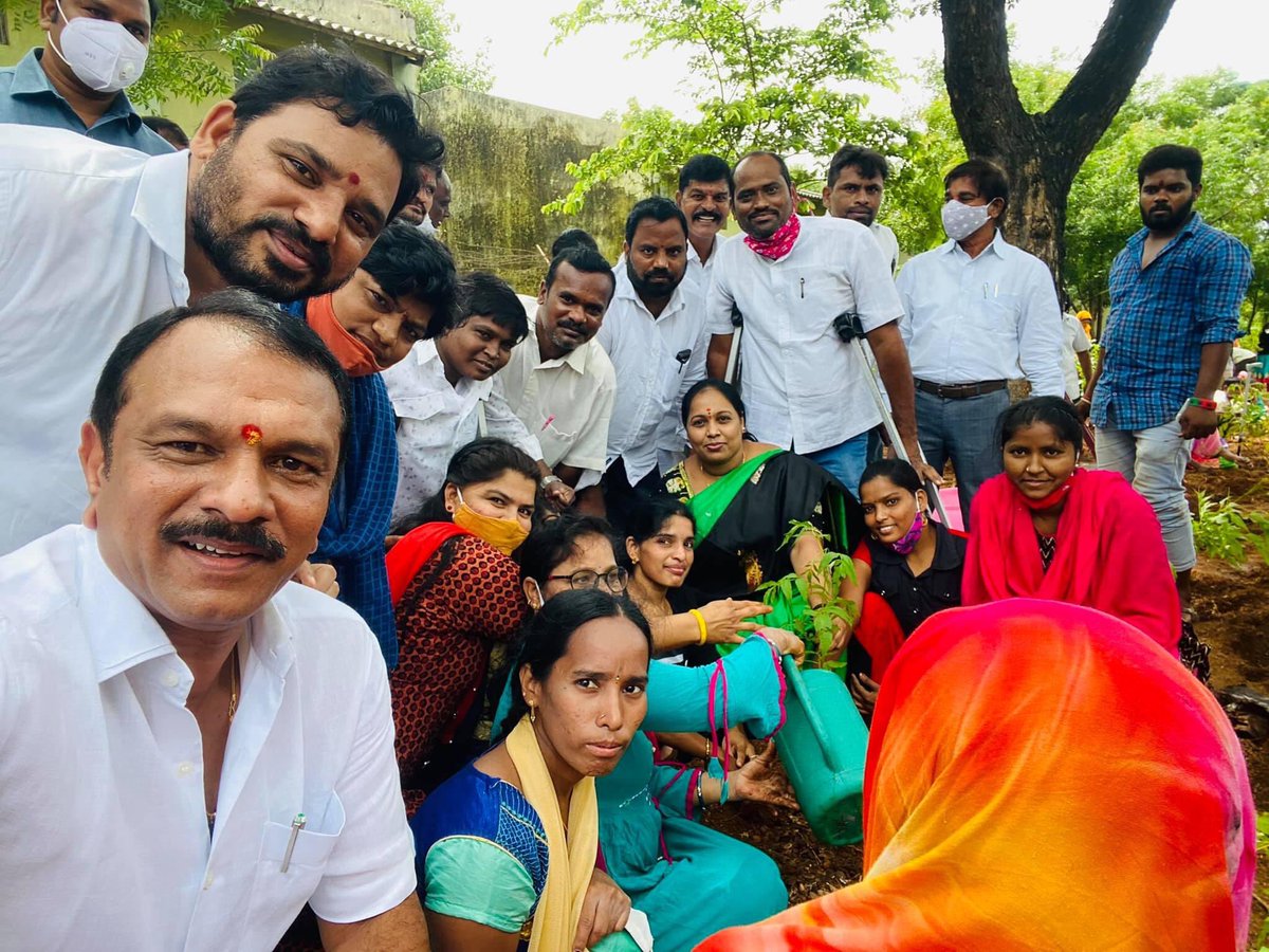 TRS_CSPGoud's tweet photo. రాష్ట్ర మున్సిపల్, ఐటీ &amp; పరిశ్రమల శాఖామాత్యులు, @trspartyonline వర్కింగ్ ప్రెసిడెంట్ శ్రీ @KTRTRS గారికి హృదయపూర్వక జన్మదిన శుభాకాంక్షలు.
#HappyBirthDayKTR
#KTR #Ramanna https://t.co/CmXU66qCLY