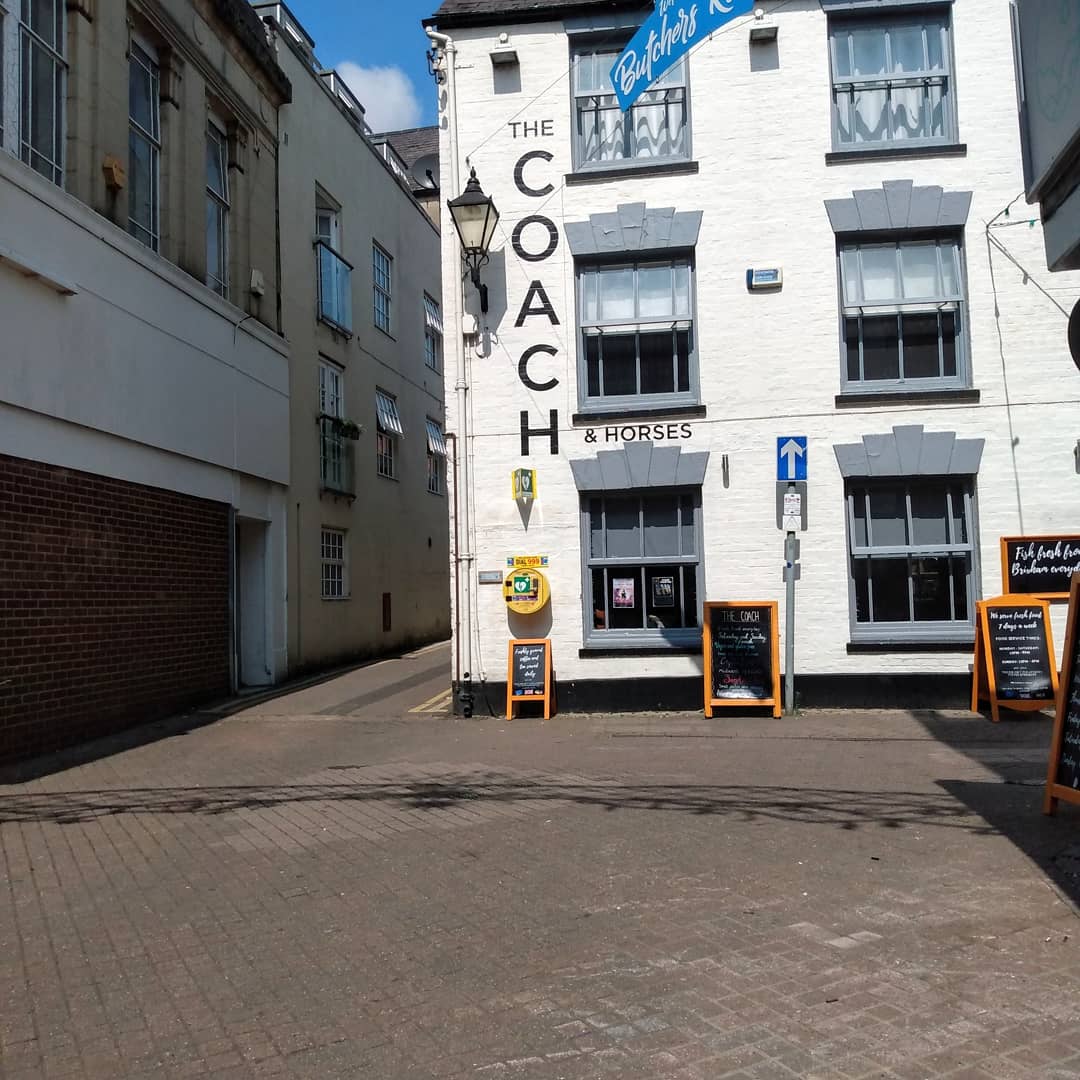 jellygnomes's tweet photo. Banbury Oxfordshire... A pleasantry to be had, filled with pavement cafes, motorcycles, scooter's and pedestrians.. the home of rhymes, cakes and pastries.  Much like our vists to a French town years ago watching people play boules whilst the town goes about it's business. https://t.co/cNcG7lcP8d