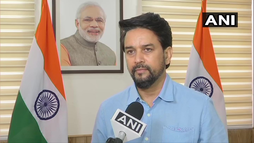 ANI's tweet photo. Let me first congratulate #MirabaiChanu. A big thank you &amp; thank you on behalf of PM Modi and the entire country for bringing a big smile on the faces of 135 crore Indians. First day, first medal, a silver medal. You made the country proud: Union Sports Minister Anurag Thakur https://t.co/Dp6PL1VG12
