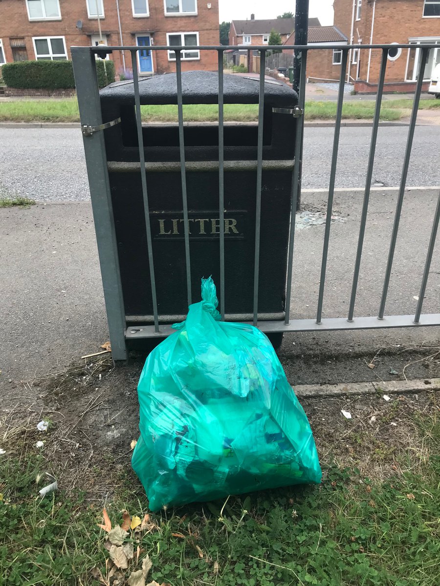 lesterlassie's tweet photo. A 4 bagger yesterday, would have been more but I didn’t take extra bags. Ended up coming home with my trolley crammed with plastic bottles and a couple of hubcaps as well as the usual cargo of crushed cans. #talkingrubbish #DontBeaTosser #NoPlanetB #litter #sllw https://t.co/7YMKSYWiNF