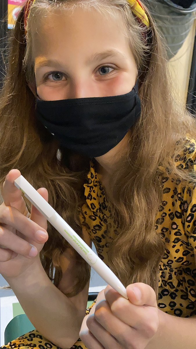 evelders's tweet photo. @ #drentenvoorelkaar mooie pen overgehouden van een Drentse vaccinatie; smaak chocolade met slagroom https://t.co/A4PSifEfCm