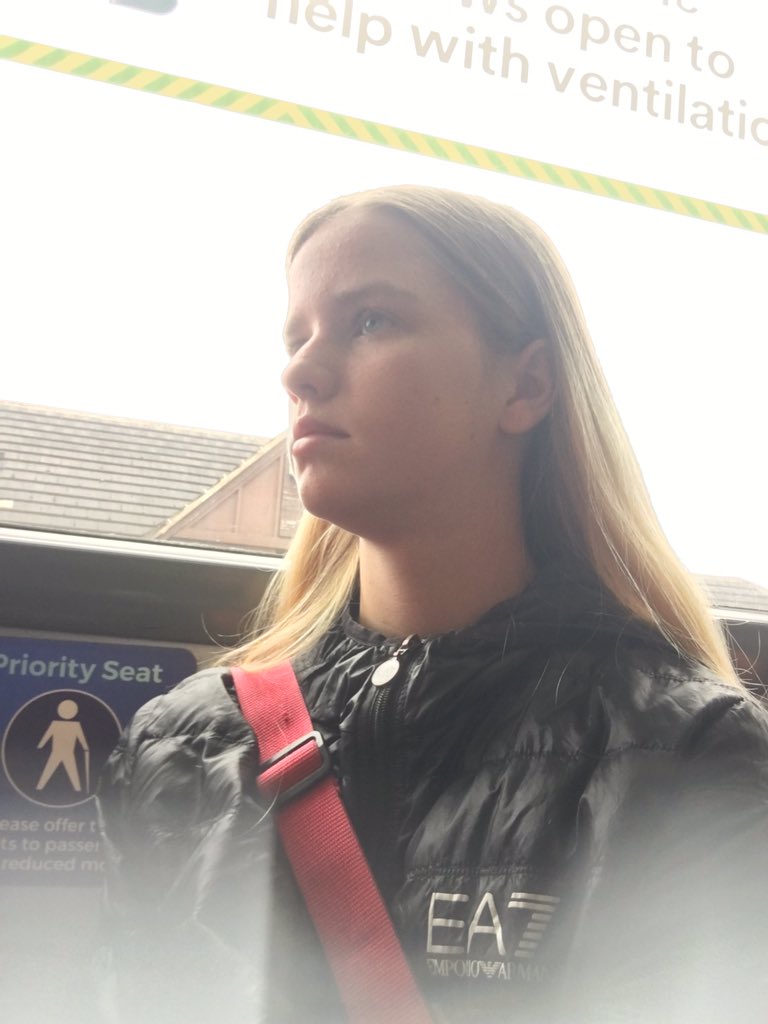 ArmaniTheblade's tweet photo. that time 🥊🙂 #ArmaniTheBlade #GettingReadyForEuropeans #4weeks #Kickboxing #Boxing #K1 #Lowkick #LightCon #GirlsInSport #RoleModel #FollowYourDreams https://t.co/Q9kdKrD53Y