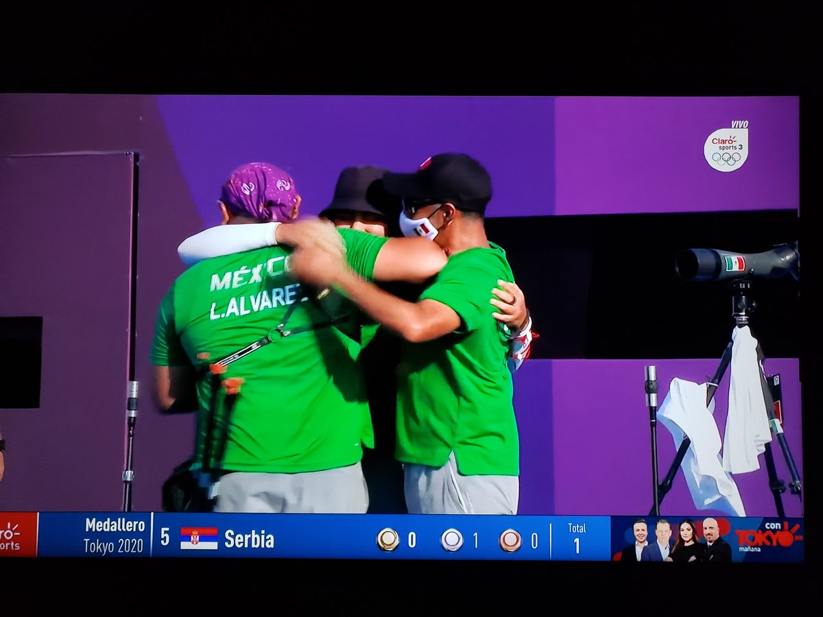 checoboxbox's tweet photo. Estoy tan feliz por Ale y Luis ❤

Primera medalla para México 🇲🇽

Y por fin, después de 9 años siendo fan del Abuelo, me tocará verlo llevarse una medalla olímpica. Un sueño hecho realidad 😭❤ https://t.co/dxvhppSSlB