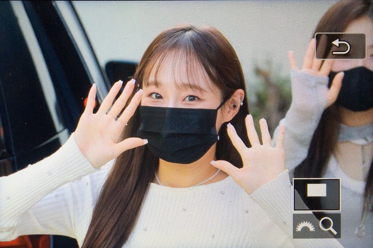 peachcream_chuu's tweet photo. 210724 #이달의소녀 #LOONA #츄 #chuu https://t.co/2Rr3GiL5wE