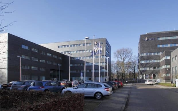 Lachgassende bestuurder aangehouden ift.tt/3i1yW2M #Oosterhout