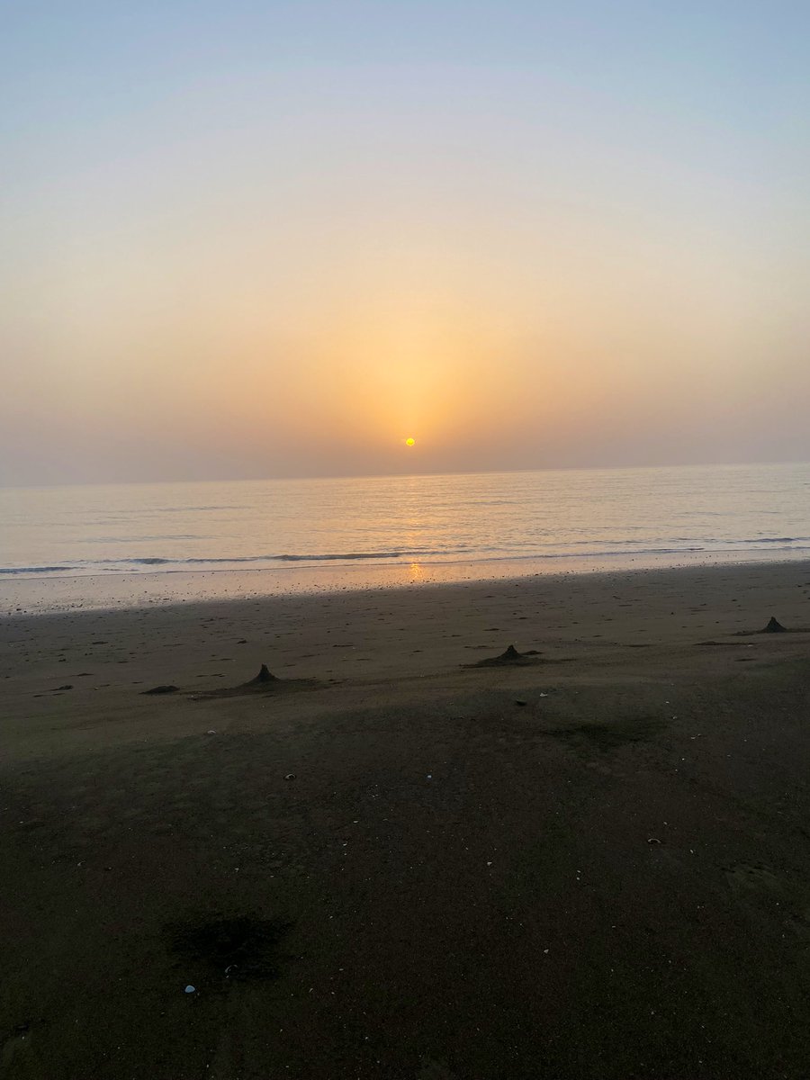 المَسرّة في الشروق و البحر 🤍