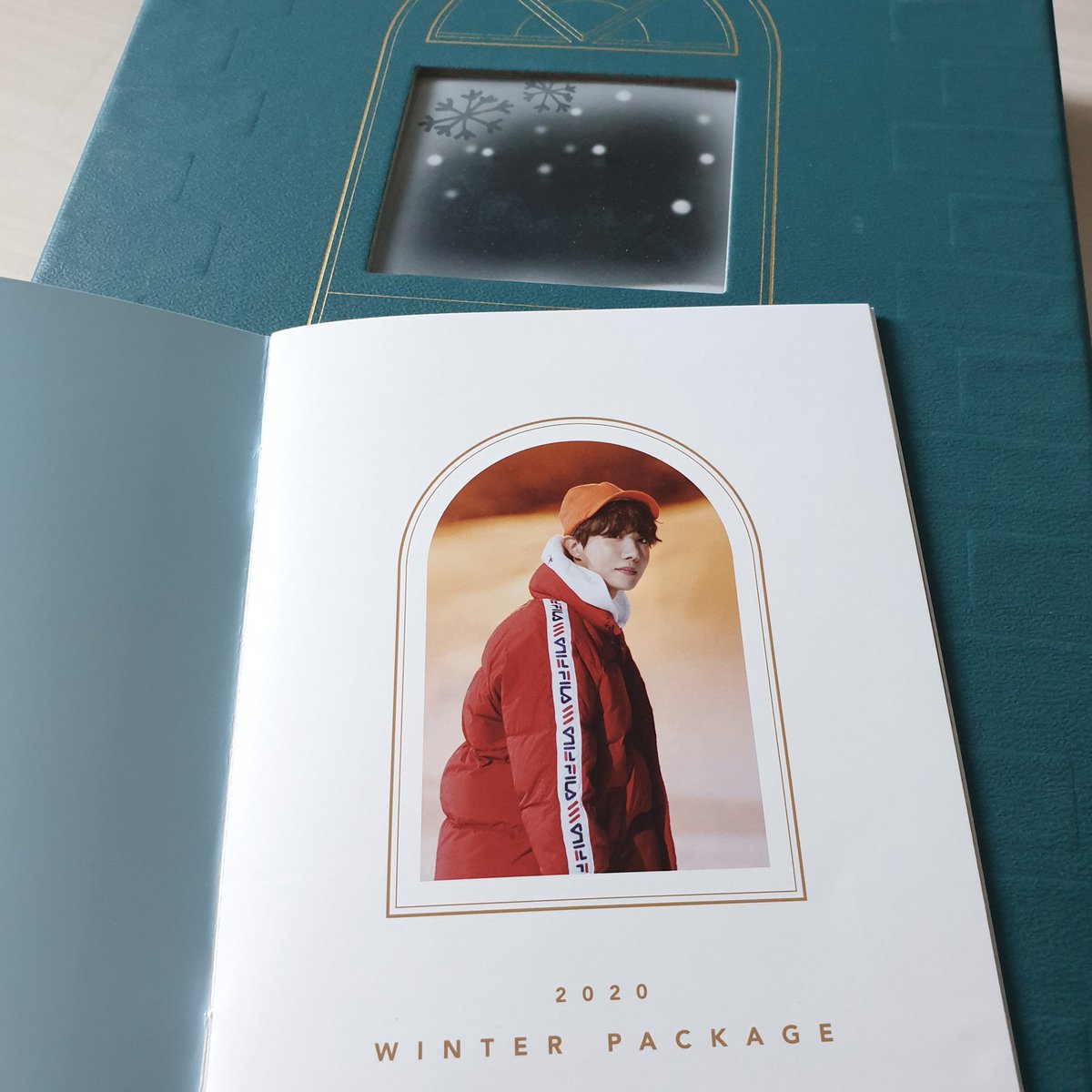 BTS WINTER PACKAGE 2020 IN HELSINKI

- PHP 3,500
- UNSEALED (complete inclusions)
- with Hobi mini photobook
- SECURED
- pay as you order
- ETA: August to September

comment “MINE” or DM me if you’re interested.

WTS LFB PH PRE ORDER RARE MERCH WP20 DVD FULL SET JUNG HOSEOK JHOPE https://t.co/A8AkHiVymX