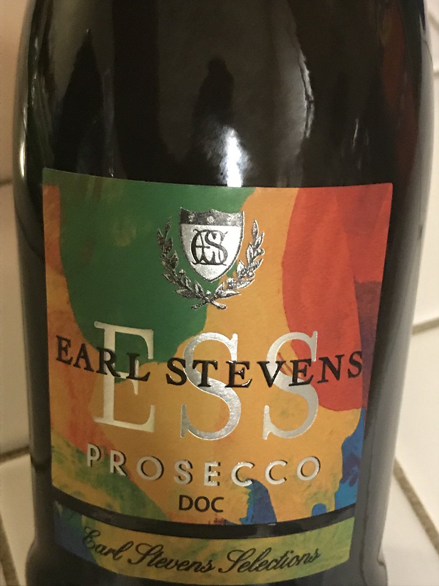 About to try this #EarlStevens #Prosecco #blackOwnedBusiness