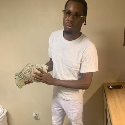 1YKash's tweet photo. #NewProfilePic https://t.co/ZjZggOBWvE