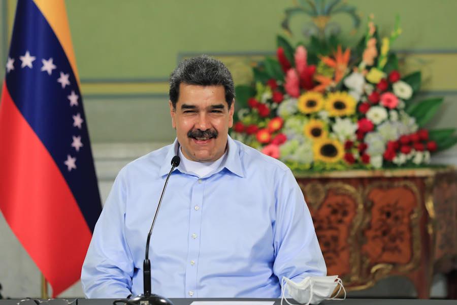 Tuvimos una videoconferencia de trabajo fructífera para aumentar al 100 % la producción de Petrocasa, lo que permitirá contar con techos, ventanas, puertas, paredes y construcción de viviendas dignas para el pueblo. ¡El legado de Chávez!
