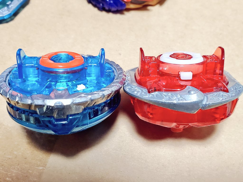 ただこのロック形状は過去の一体型ドライバーにも見受けられるので単純に個体差かも 