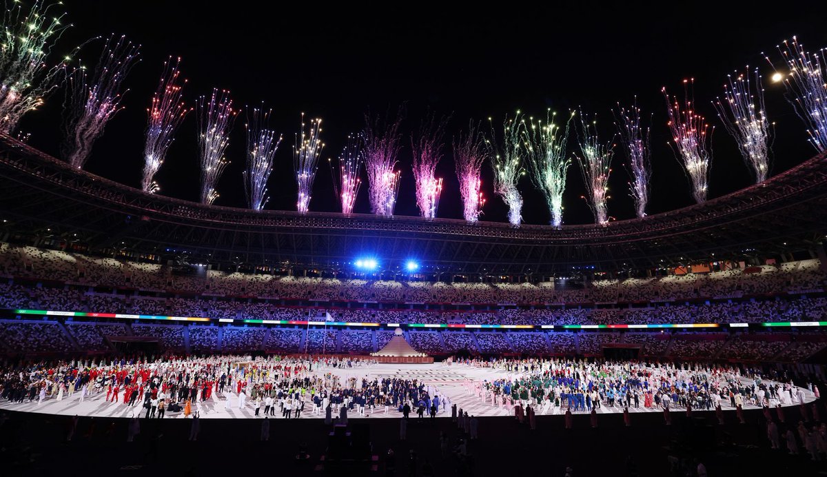 Let the Games begin 🙌🔥

See the best moments from the Olympics opening ceremony in Tokyo, captured by our <a href="/vernonbryant/">Vernon Bryant</a> 👉  buff.ly/3zJl5UT

#Tokyo2020 | #TeamUSA